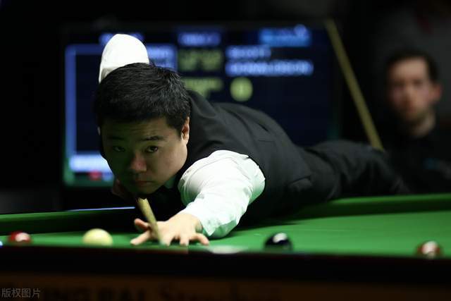 使拜仁左右 使拜仁左右